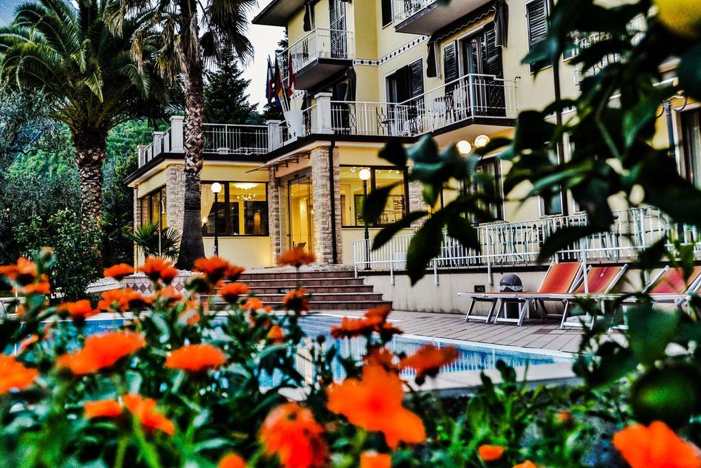 טוסקולנו מדרנו Hotel Sorriso מראה חיצוני תמונה