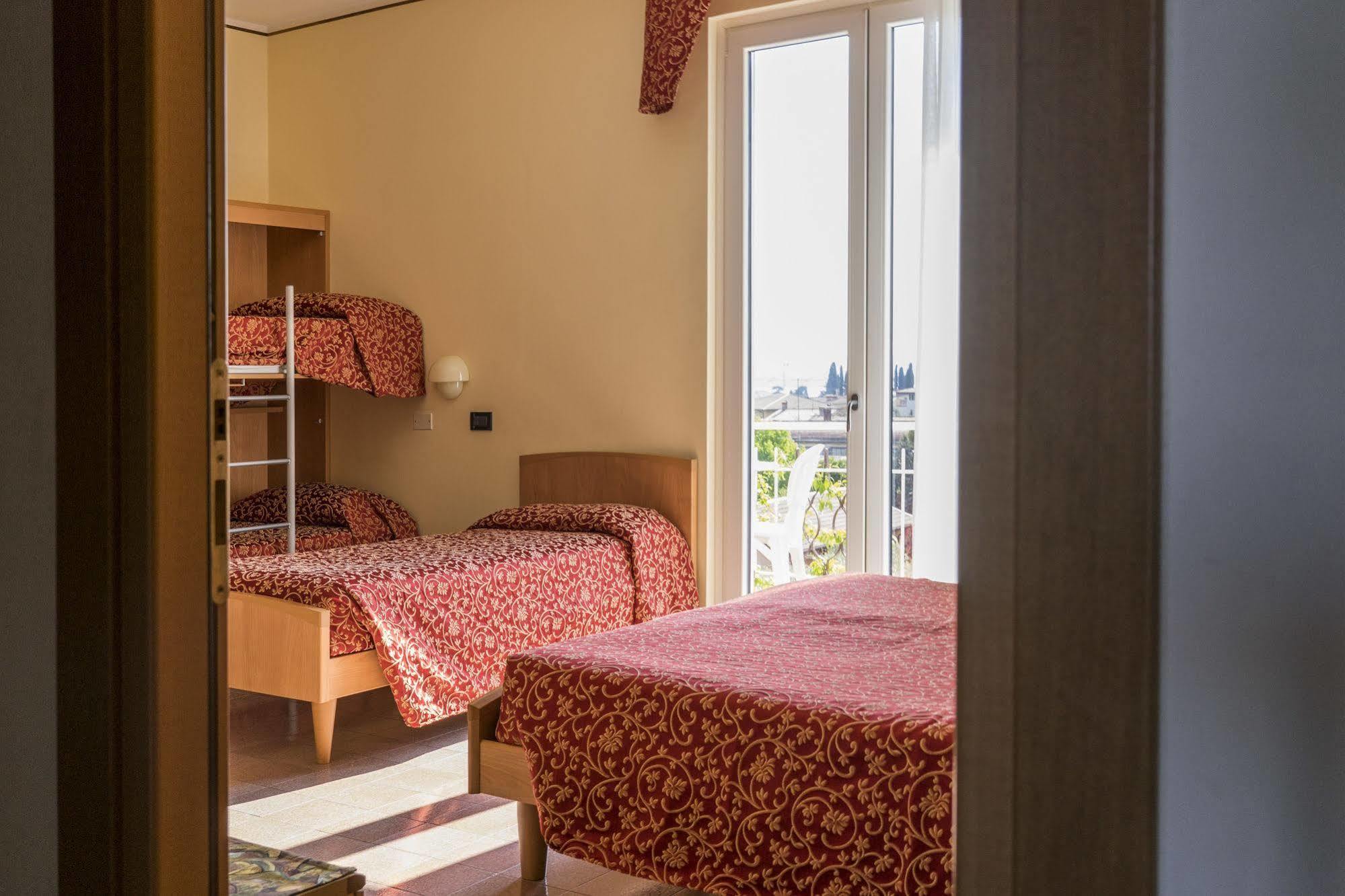 טוסקולנו מדרנו Hotel Sorriso מראה חיצוני תמונה