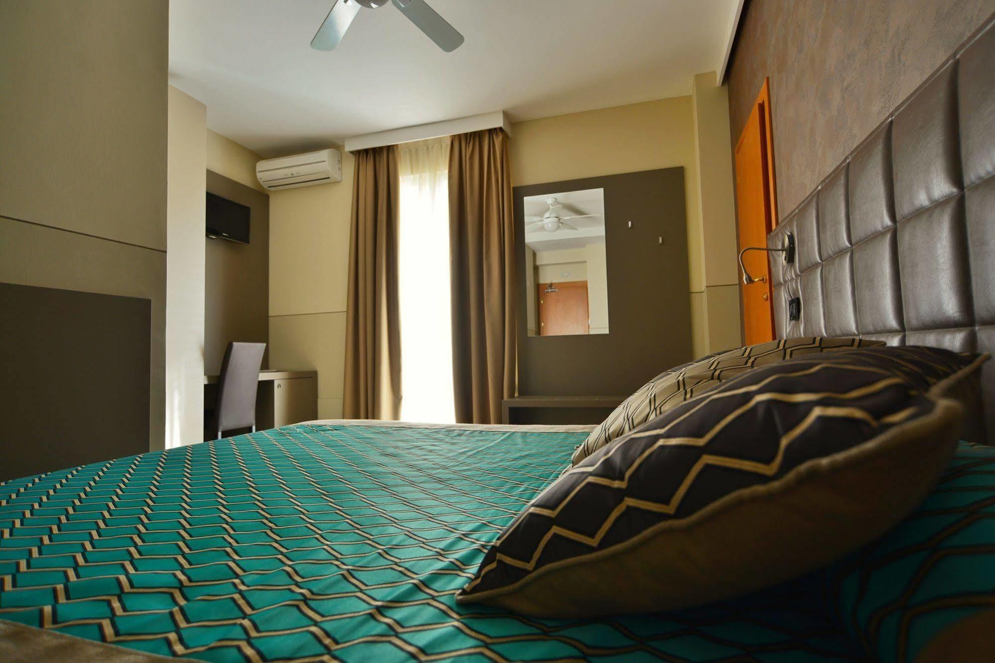 טוסקולנו מדרנו Hotel Sorriso מראה חיצוני תמונה