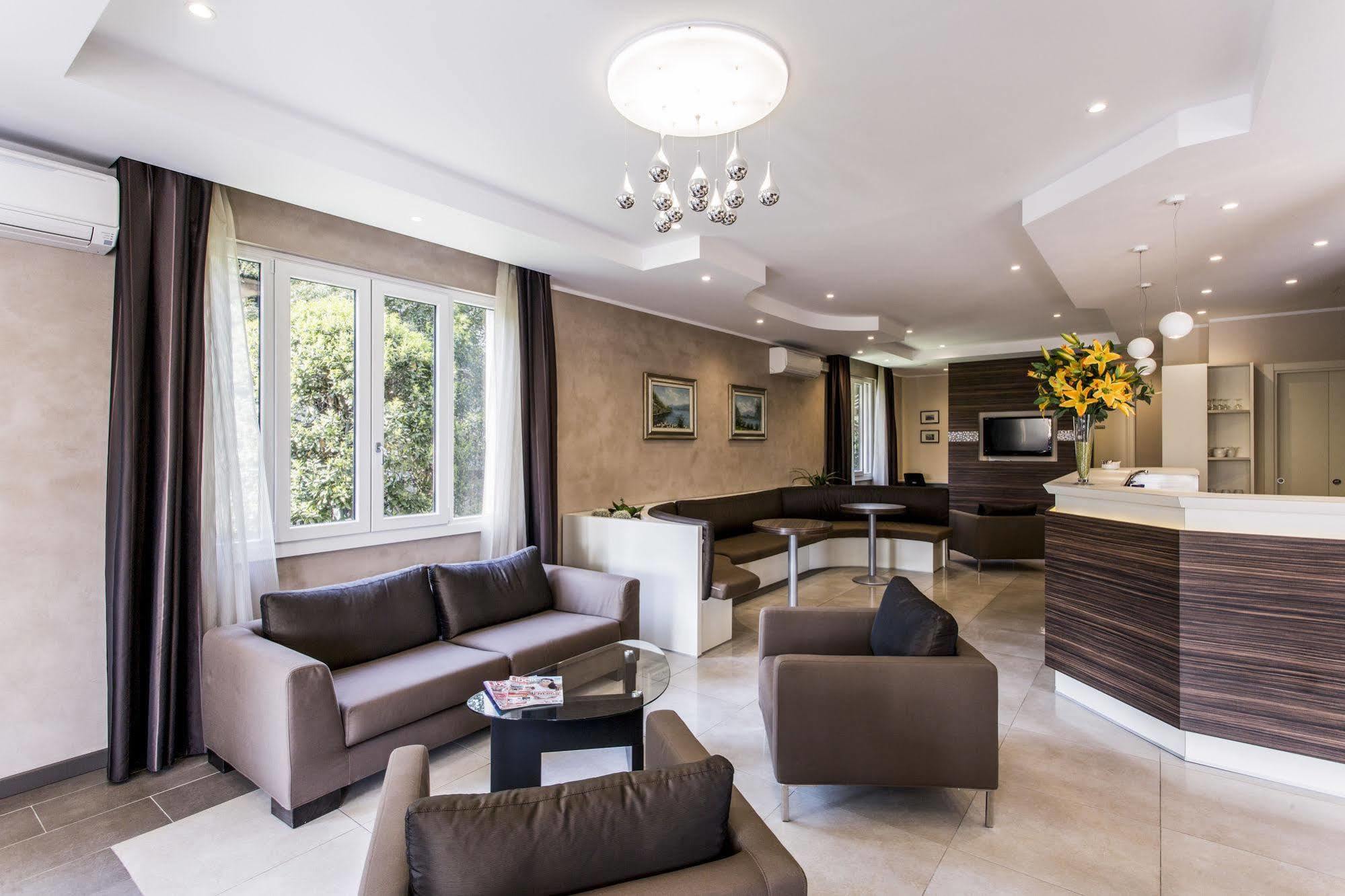 טוסקולנו מדרנו Hotel Sorriso מראה חיצוני תמונה