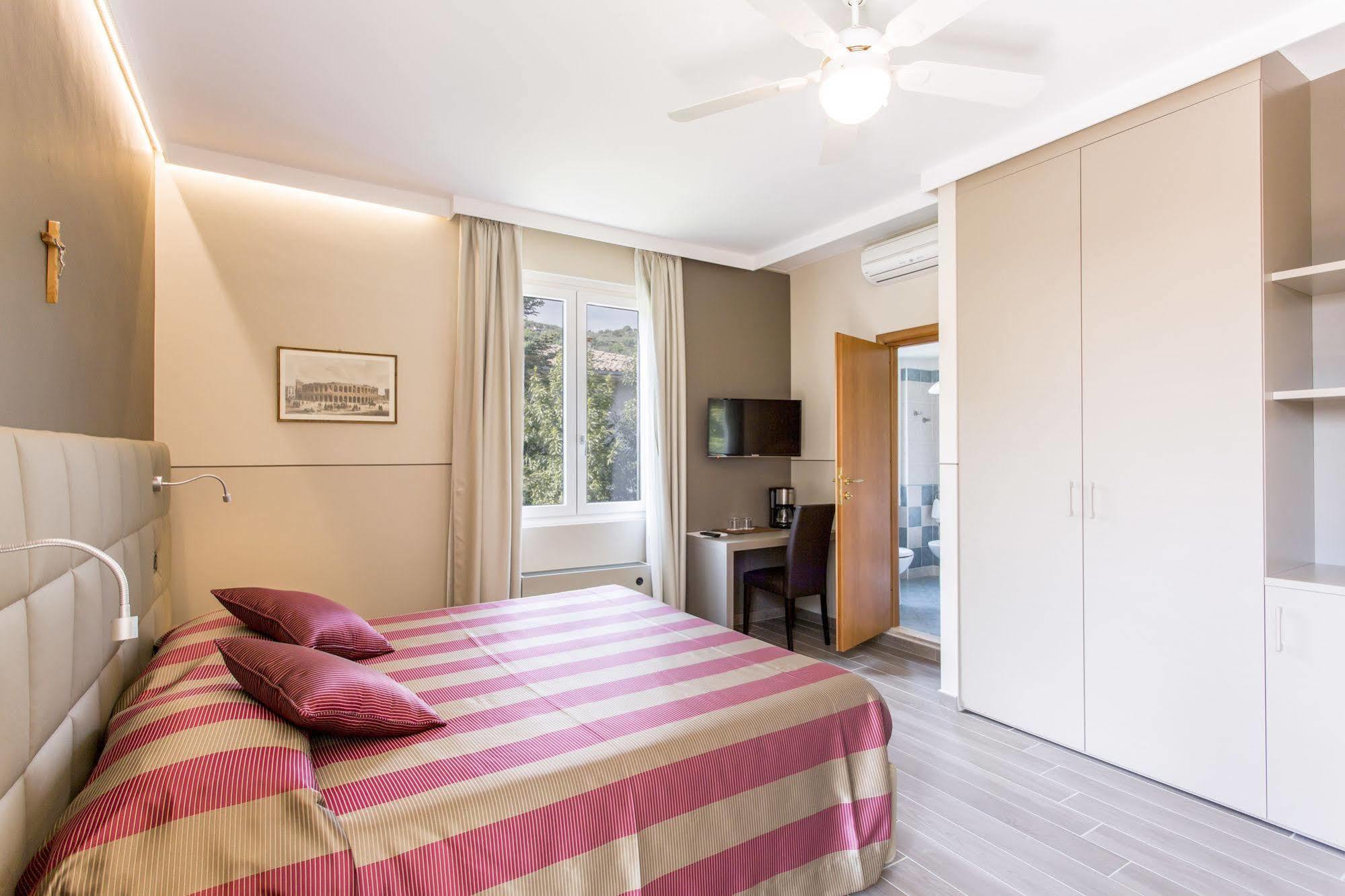 טוסקולנו מדרנו Hotel Sorriso מראה חיצוני תמונה