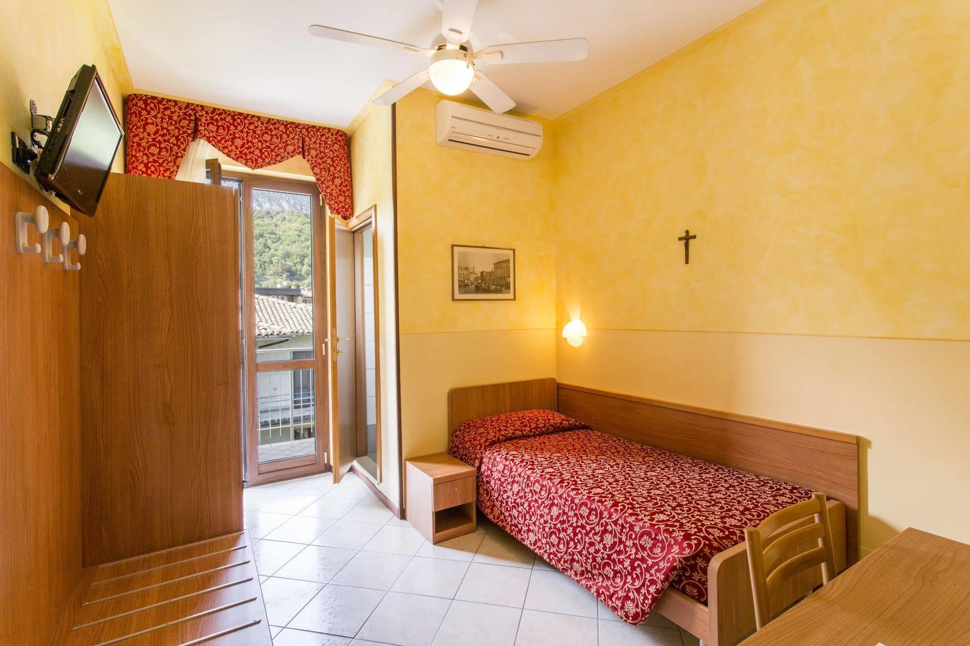 טוסקולנו מדרנו Hotel Sorriso מראה חיצוני תמונה