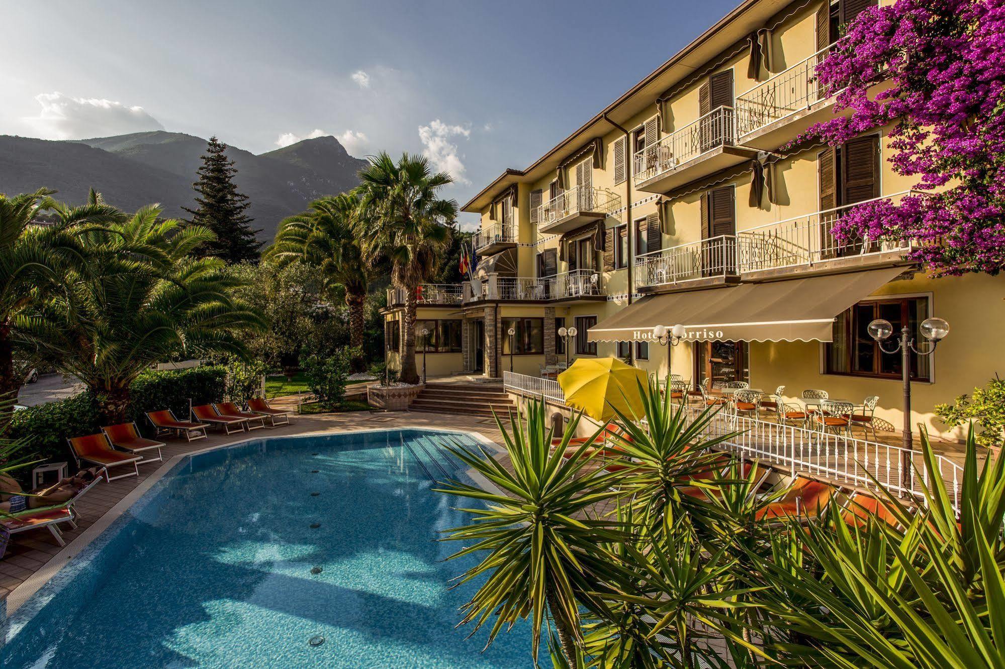 טוסקולנו מדרנו Hotel Sorriso מראה חיצוני תמונה