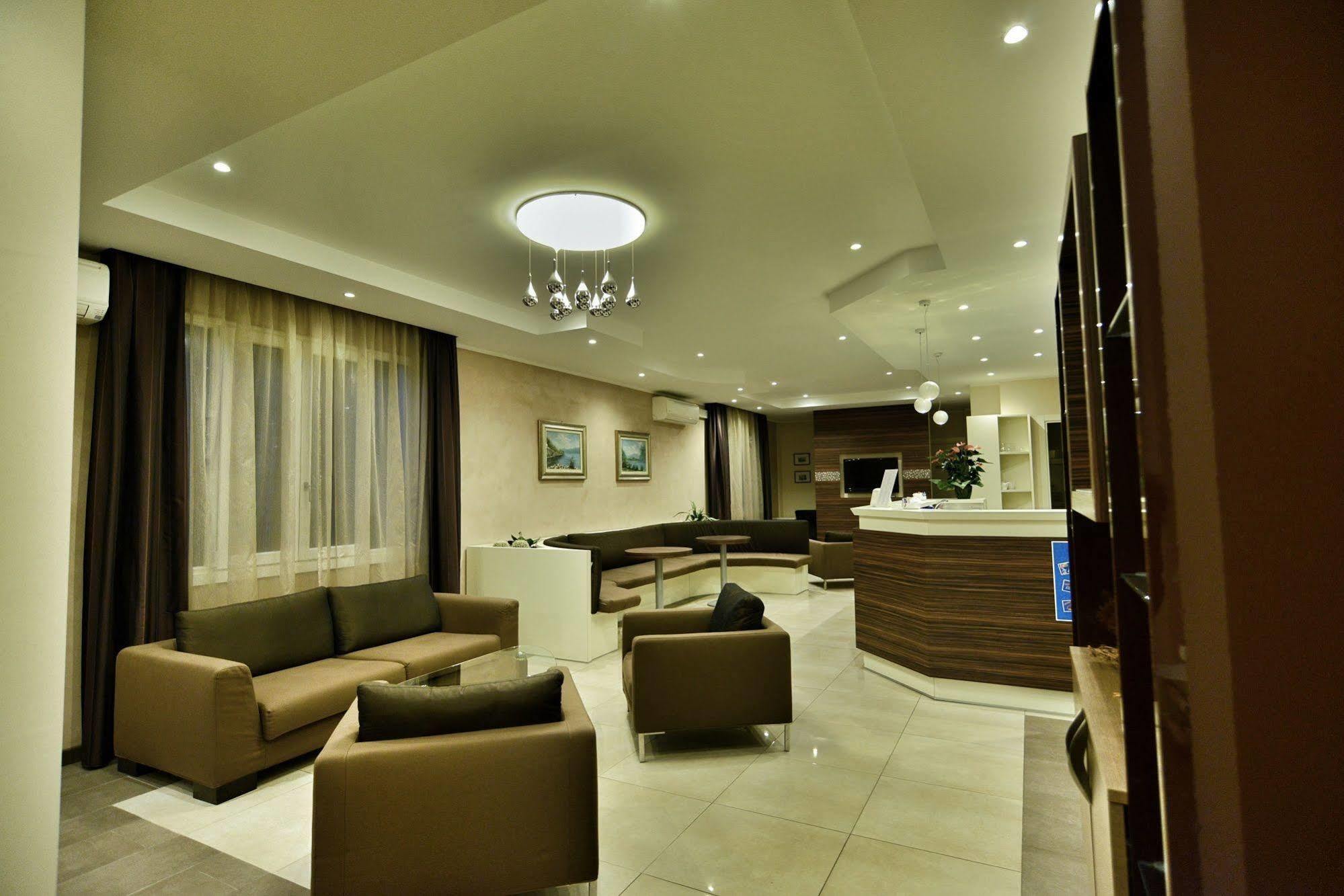 טוסקולנו מדרנו Hotel Sorriso מראה חיצוני תמונה