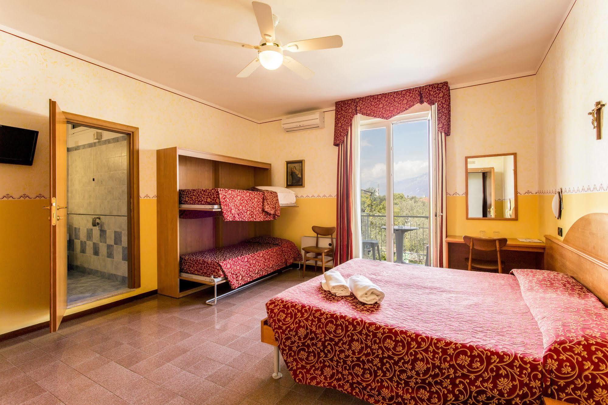 טוסקולנו מדרנו Hotel Sorriso מראה חיצוני תמונה
