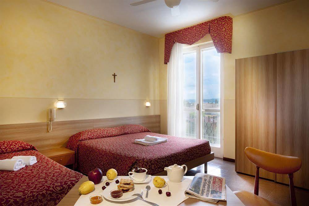 טוסקולנו מדרנו Hotel Sorriso מראה חיצוני תמונה